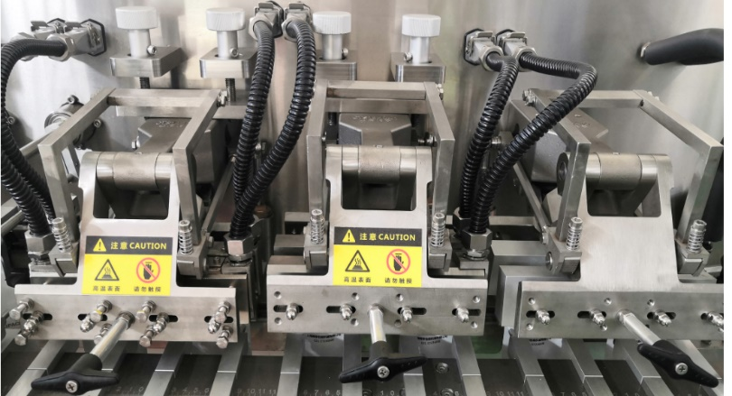 สถานีปิดผนึกด้วยความร้อนสองชั้น ทำความเย็นและปิดผนึกเพียงครั้งเดียว ทำให้รูปร่างของถุงสมบูรณ์แบบยิ่งขึ้น